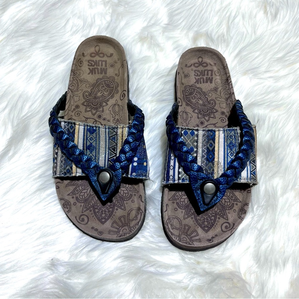 Muk luks sandals